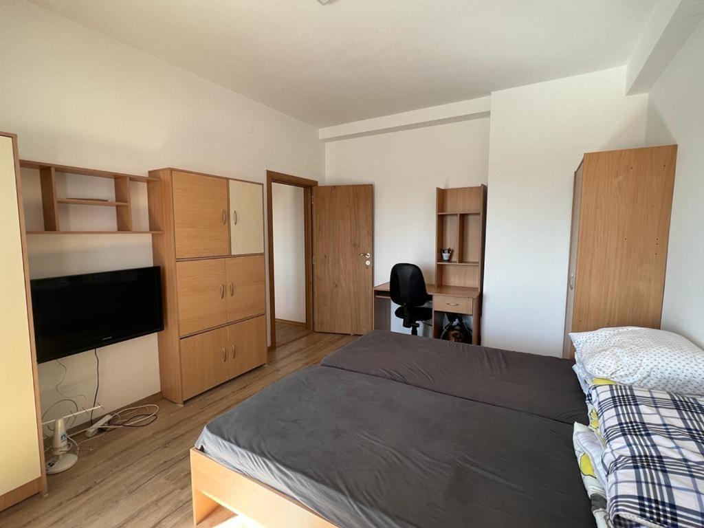 Vik Apartments Скопие Екстериор снимка