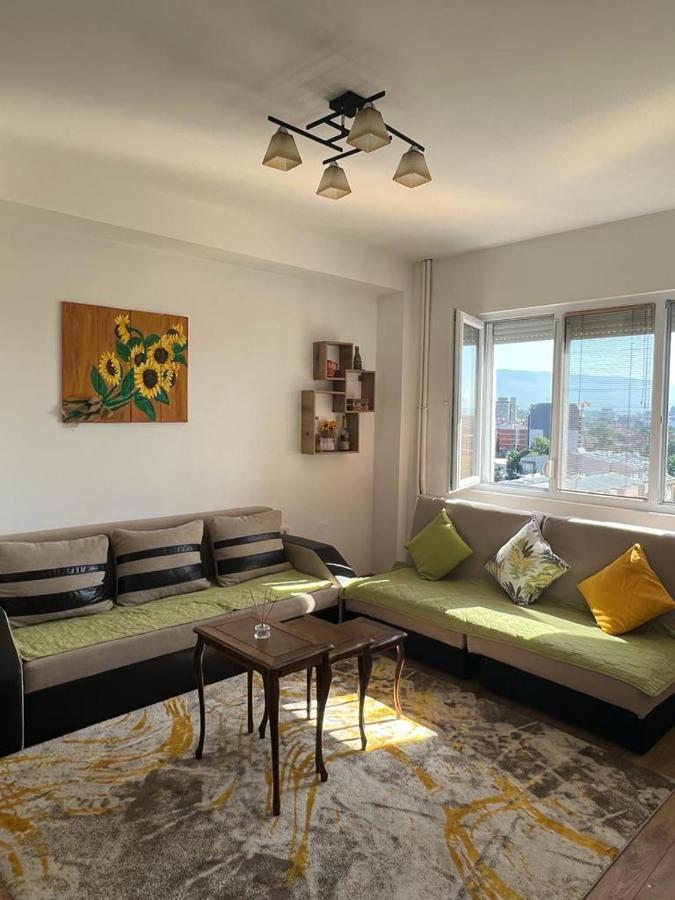Vik Apartments Скопие Екстериор снимка