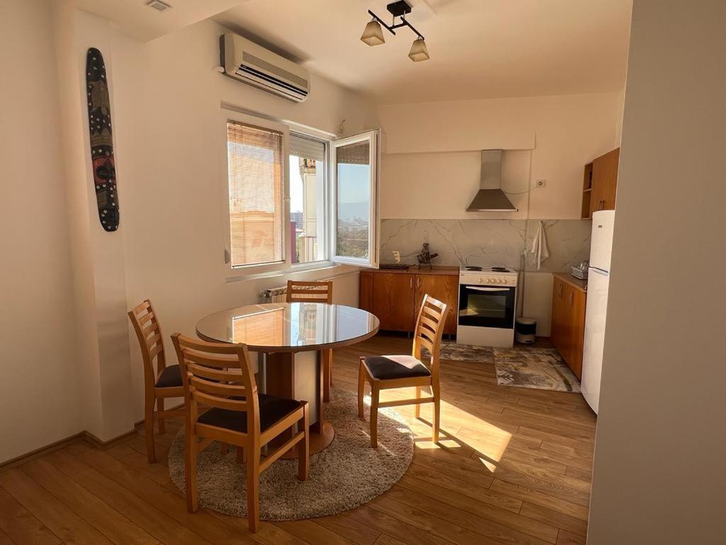Vik Apartments Скопие Екстериор снимка